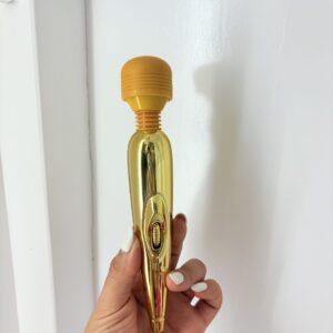 Masajeador microfono dorado